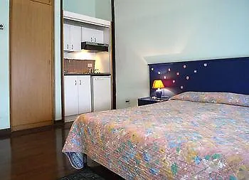 מלון דירות Pola 4*