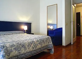 Pola 4* Milan