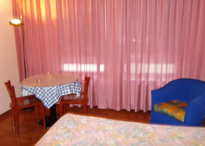 Pola شقة فندقية 4*