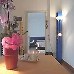 Pola Apart Otel Milano